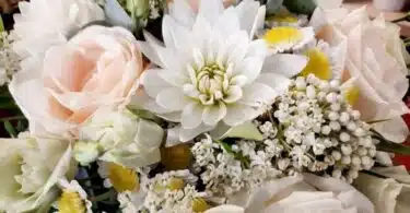 5 façons créatives de sublimer votre intérieur avec des bouquets de fleurs