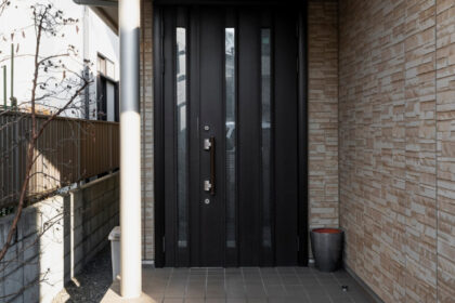 Rénovation : optez pour l'excellence avec une pose professionnelle de porte d'entrée