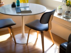 Tissu ou cuir, quel est le meilleur revêtement pour des chaises de salon ?