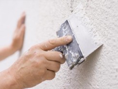 Quel enduit pour mur abîmé ?
